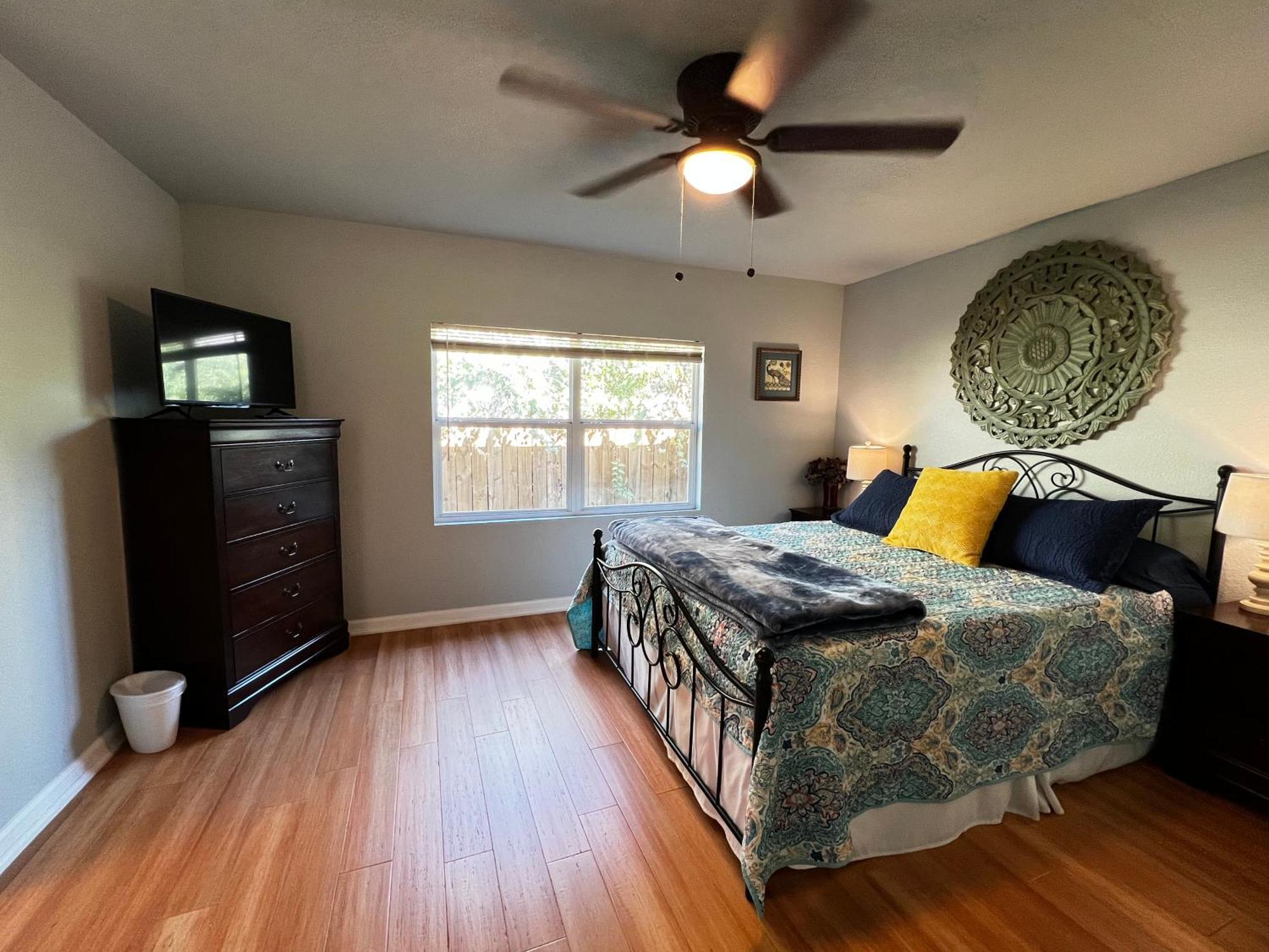 Boho Bliss- Cozy Private Room 2 Miles From Alamodome! Сан-Антонио Экстерьер фото