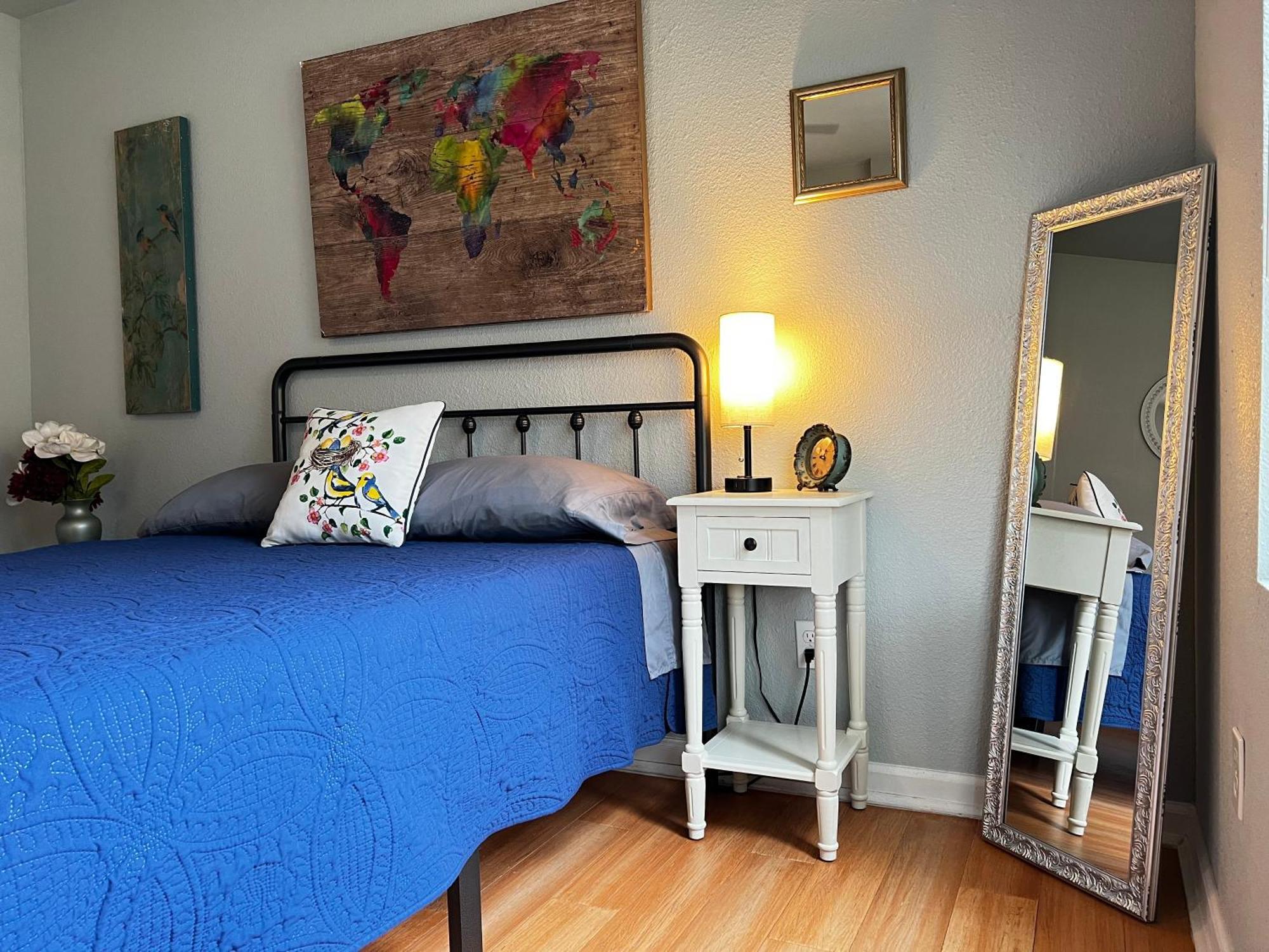 Boho Bliss- Cozy Private Room 2 Miles From Alamodome! Сан-Антонио Экстерьер фото